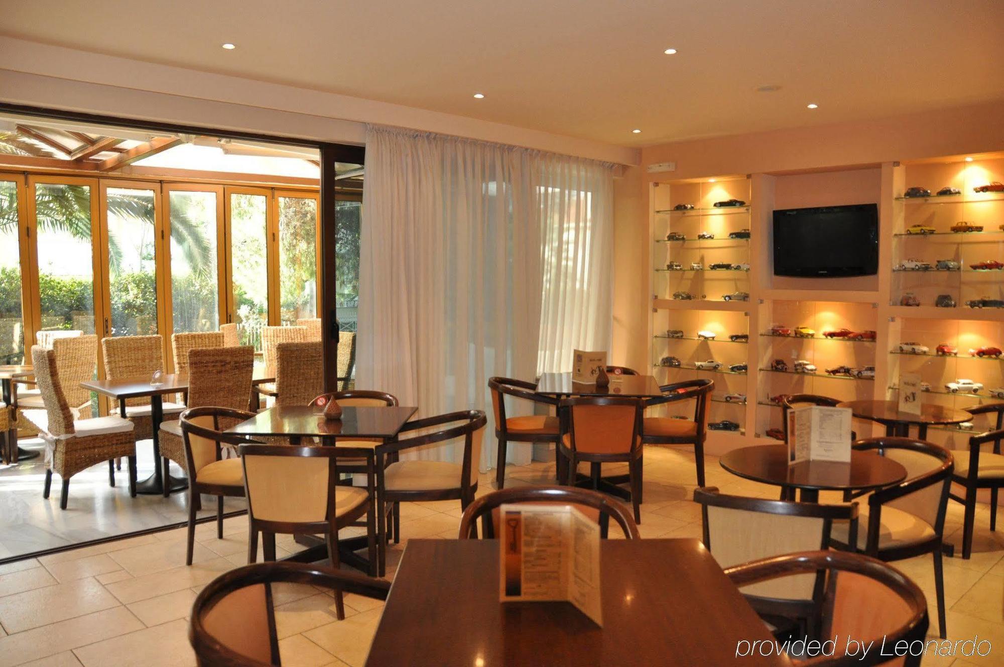 Hotel Chris Athene Restaurant foto